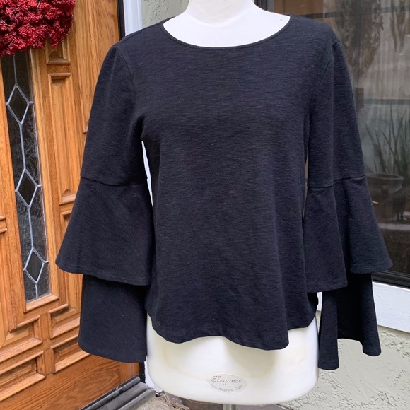 ANTHROPOLOGIE ERI + ALI Tiered Sleeve Top - Picture 2 of 7